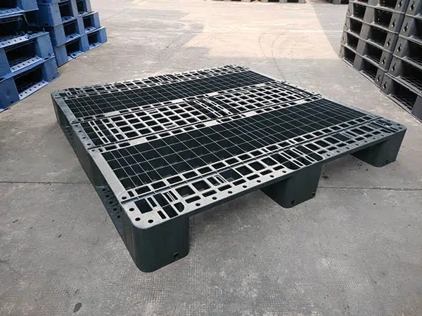 Pallet nhựa 1200x1200x150mm, 3 chân suốt