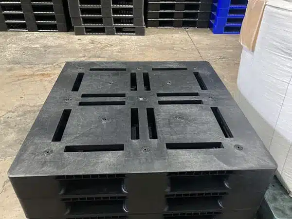 Pallet nhựa mặt đá 1100x1100x140mm